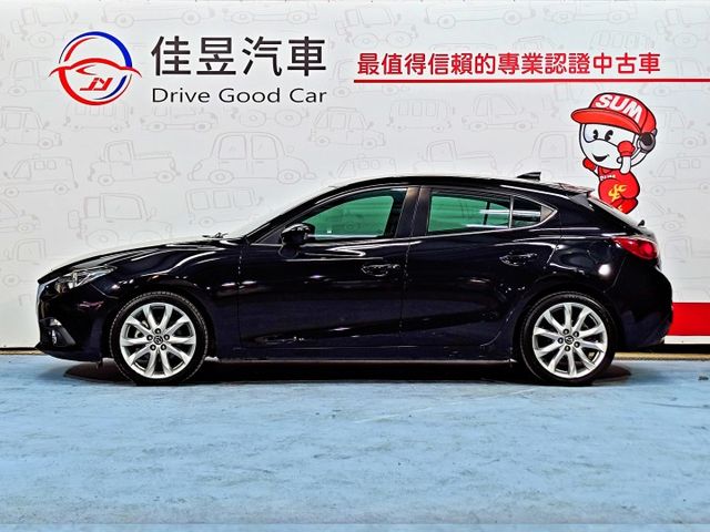 想找一台五門黑馬3?｜罕見黑馬頂級型~認證車原鈑件~盲點偵測+iKey+都會煞車輔助+自動上掀式抬頭顯示~快來電預約~  第4張相片