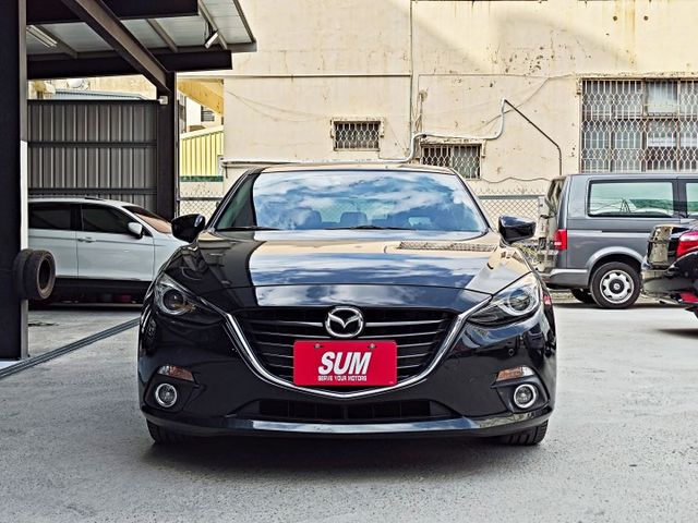 想找一台五門黑馬3?｜罕見黑馬頂級型~認證車原鈑件~盲點偵測+iKey+都會煞車輔助+自動上掀式抬頭顯示~快來電預約~  第7張相片