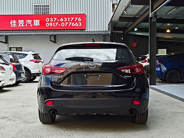 想找一台五門黑馬3?｜罕見黑馬頂級型~認證車原鈑件~盲點偵測+iKey+都會煞車輔助+自動上掀式抬頭顯示~快來電預約~  第9張相片