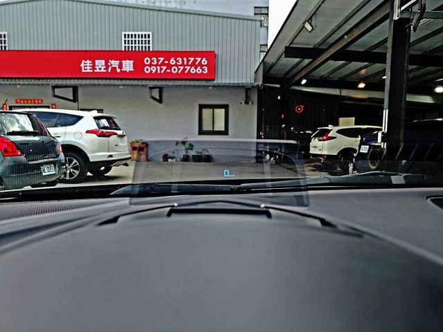 想找一台五門黑馬3?｜罕見黑馬頂級型~認證車原鈑件~盲點偵測+iKey+都會煞車輔助+自動上掀式抬頭顯示~快來電預約~  第15張相片