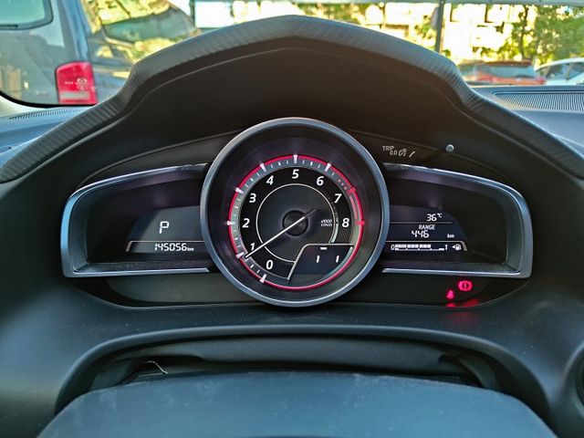 想找一台五門黑馬3?｜罕見黑馬頂級型~認證車原鈑件~盲點偵測+iKey+都會煞車輔助+自動上掀式抬頭顯示~快來電預約~  第16張相片