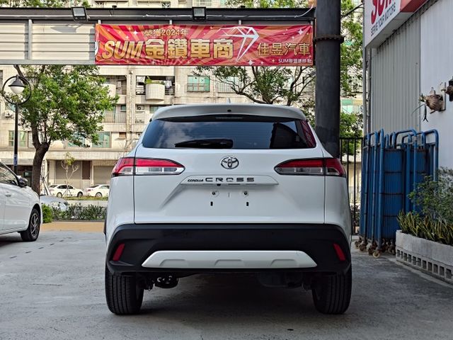 想找一台新古小休旅?｜豪華版~不管事內裝還是外觀狀況都像新車+原廠保固中~ACC+車道維持+CarPlay加超新車況~  第3張相片