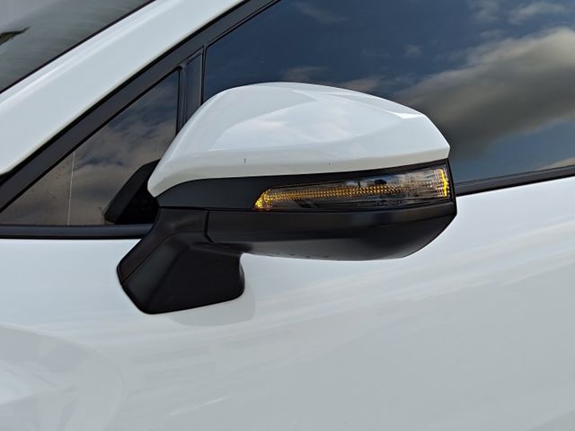 想找一台新古小休旅?｜豪華版~不管事內裝還是外觀狀況都像新車+原廠保固中~ACC+車道維持+CarPlay加超新車況~  第5張相片