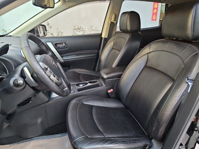 想找一台空間大又穩定的休旅？｜高車身好上下～恆溫空調＋倒車雷達＋多功能方向盤～實用耐操款～快來預約賞車～  第13張相片