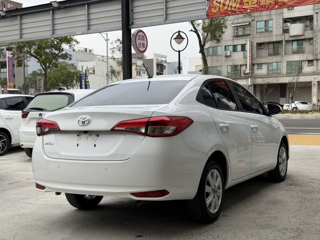 想找一台省油耐用、通勤代步零負擔的國民房車？｜好養好開又安心～維修保養負擔低～日常使用超順手～加裝安卓機影音系統  第5張相片