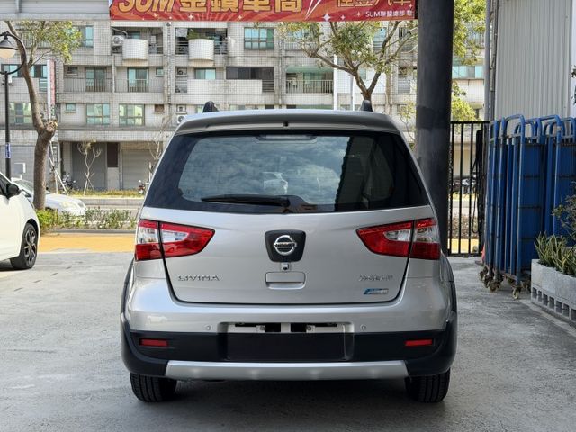 想找一台都市小休旅?｜CP值超高首選~1.6空間靈活實用+油耗表現優異～免鑰匙＋原廠影音螢幕＋倒車顯影～快來預約賞車～  第3張相片