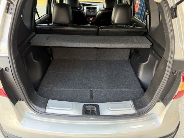 想找一台都市小休旅?｜CP值超高首選~1.6空間靈活實用+油耗表現優異～免鑰匙＋原廠影音螢幕＋倒車顯影～快來預約賞車～  第8張相片