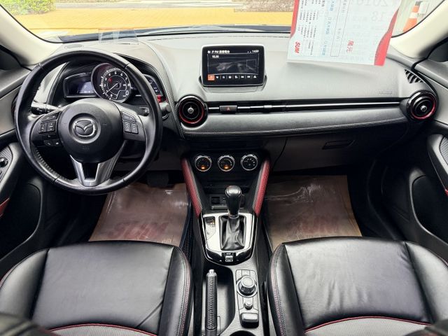 想找一台外型動感、操控俐落的日系小休旅？｜2.0 SKYACTIV-G 動力順暢～車身靈活好開～質感內裝耐看～  第7張相片