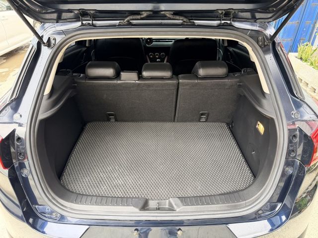 想找一台外型動感、操控俐落的日系小休旅？｜2.0 SKYACTIV-G 動力順暢～車身靈活好開～質感內裝耐看～  第10張相片