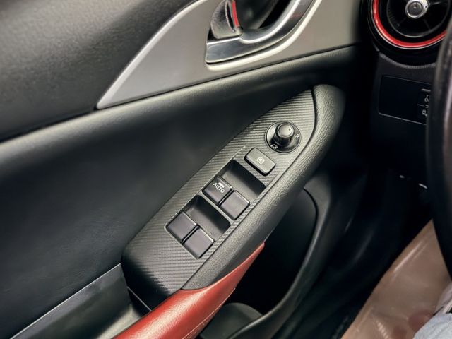 想找一台外型動感、操控俐落的日系小休旅？｜2.0 SKYACTIV-G 動力順暢～車身靈活好開～質感內裝耐看～  第14張相片