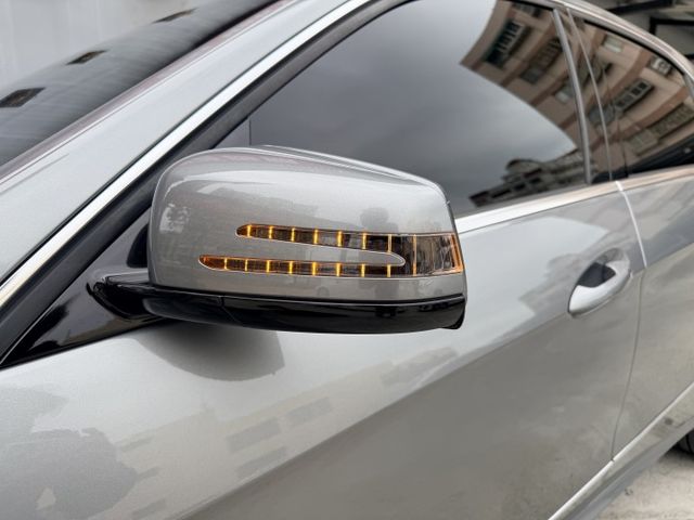 想找一台沉穩大器、豪華質感在線的德系房車？｜行路穩定舒適～隔音細膩有層次～商務通勤都體面～經典三芒星風範  第5張相片