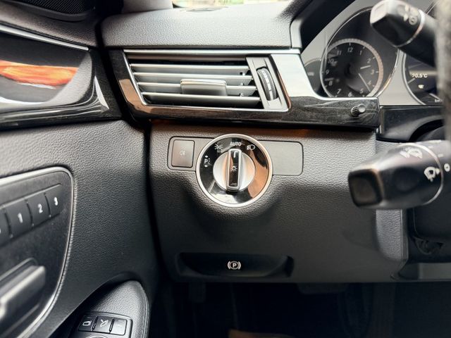 想找一台沉穩大器、豪華質感在線的德系房車？｜行路穩定舒適～隔音細膩有層次～商務通勤都體面～經典三芒星風範  第14張相片