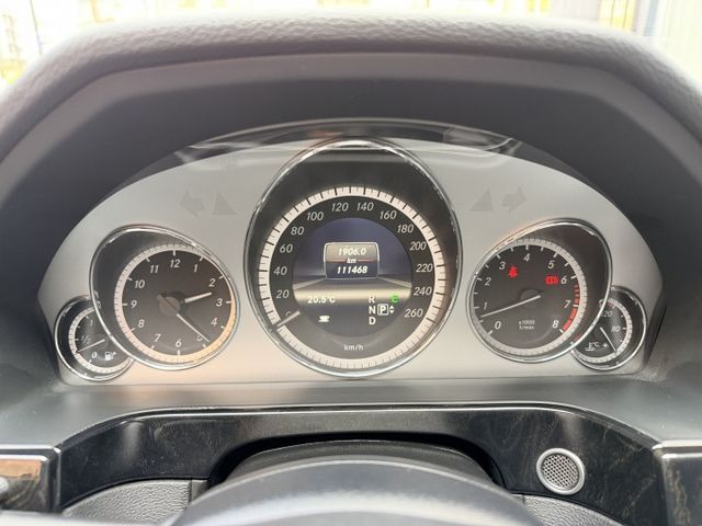 想找一台沉穩大器、豪華質感在線的德系房車？｜行路穩定舒適～隔音細膩有層次～商務通勤都體面～經典三芒星風範  第20張相片