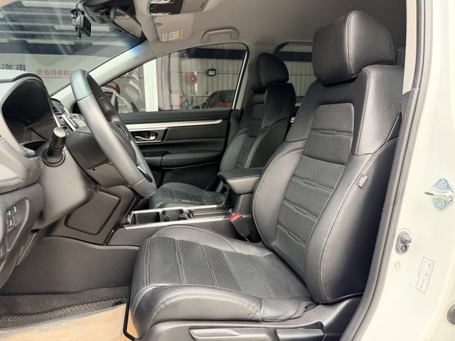 想找一台小排量大空間休旅?｜大空間奶爸專用車～省稅休旅車超高cp值～主動跟車+倒車顯影~購車再享全台保固  第7張相片