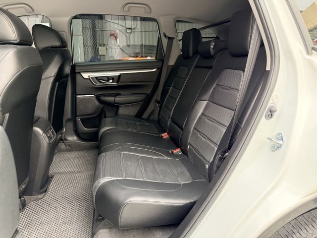 想找一台小排量大空間休旅?｜大空間奶爸專用車～省稅休旅車超高cp值～主動跟車+倒車顯影~購車再享全台保固  第8張相片