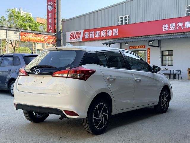 想找一台可靠的小車?｜國民小車代表~原鈑件認證車~多媒體觸控螢幕+藍牙連線+倒車顯影~購車再享全台保固  第4張相片