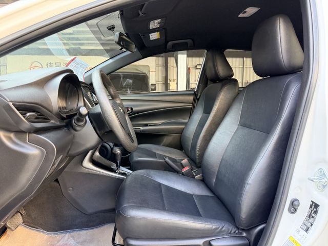 想找一台可靠的小車?｜國民小車代表~原鈑件認證車~多媒體觸控螢幕+藍牙連線+倒車顯影~購車再享全台保固  第7張相片