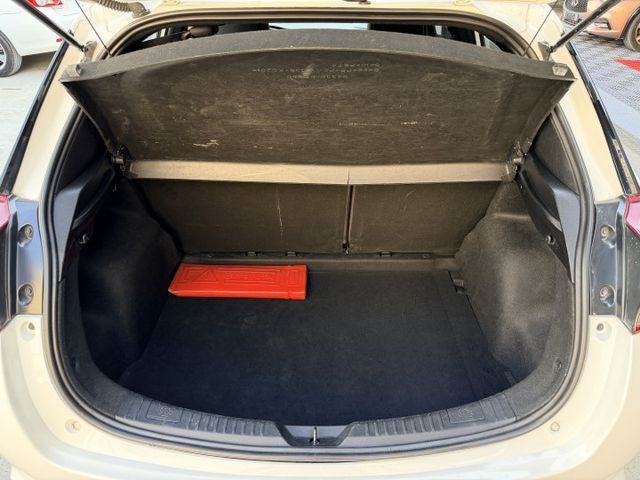 想找一台可靠的小車?｜國民小車代表~原鈑件認證車~多媒體觸控螢幕+藍牙連線+倒車顯影~購車再享全台保固  第11張相片