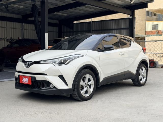 想找一台外型前衛、操控俐落的都會跨界？｜設計感強烈不撞車～車身靈活好停車～原廠影音螢幕+定速巡航~  第1張相片