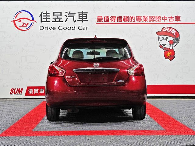 想找一台空間大又省油、好開好停的實用掀背？｜油耗表現亮眼～通勤代步超輕鬆～恆溫空調＋免鑰匙啟動＋倒車顯影~歡迎來店賞車~  第4張相片