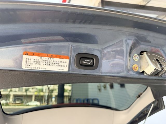 想找一台省油好養、空間靈活的實用小車？｜五門掀背好載物～後座可變化超好用～市區好停車～代步通勤超輕鬆~歡迎預約賞車~  第9張相片