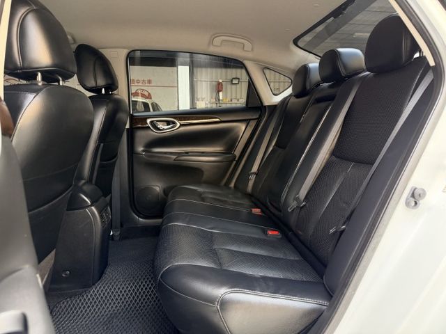 想找一台外型更帥、帶點改裝風格的個性房車？｜外觀小改更有型～視覺更年輕動感～不再是一般代步車～上路就是吸睛焦點  第9張相片