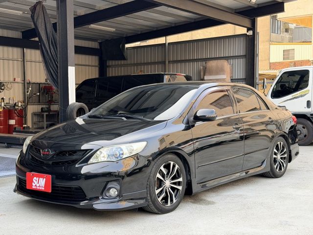 想找一台外型升級更帥、耐用又好養的經典房車？｜外觀小改更有型～視覺更年輕動感～通勤代步依舊穩定可靠～耐看又實用  第1張相片