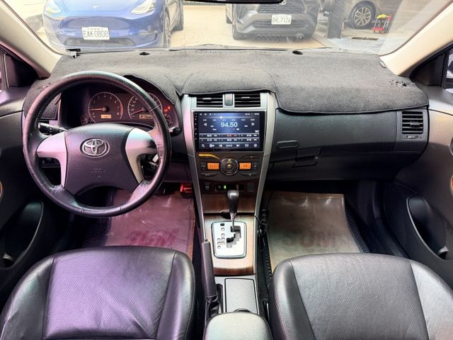 想找一台外型升級更帥、耐用又好養的經典房車？｜外觀小改更有型～視覺更年輕動感～通勤代步依舊穩定可靠～耐看又實用  第6張相片