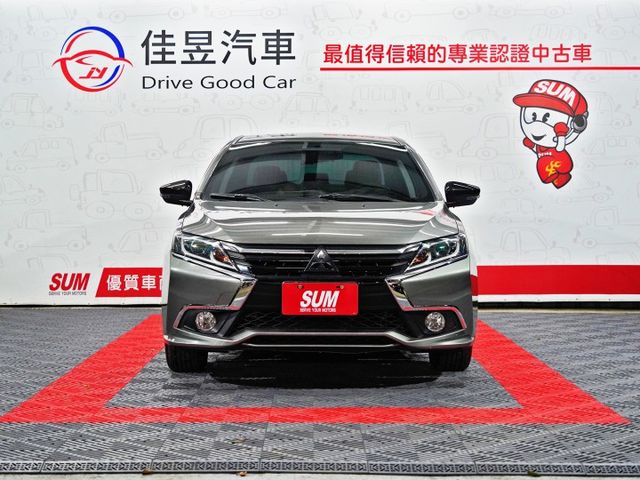 想找一台外型帥氣、配備實在又好開的國產房車？｜造型吸睛～空間舒適、通勤長途都合適～油耗表現亮眼～免鑰匙啟動＋倒車顯影  第2張相片