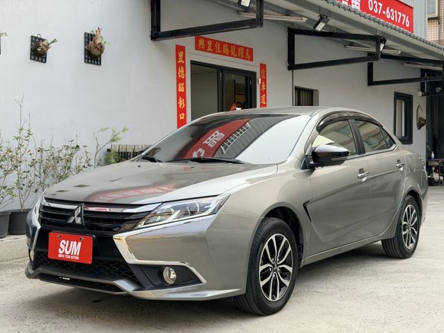 想找一台外型帥氣、配備實在又好開的國產房車？｜造型吸睛～空間舒適、通勤長途都合適～油耗表現亮眼～免鑰匙啟動＋倒車顯影  第6張相片