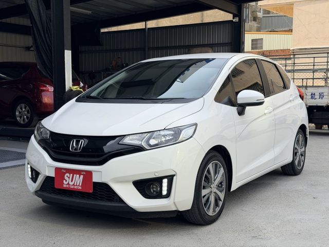 想找一台省油耐用、空間靈活的熱門小車？｜車身小巧好停車～後座變化超實用～通勤代步超輕鬆～恆溫空調＋定速巡航＋倒車雷達  第1張相片