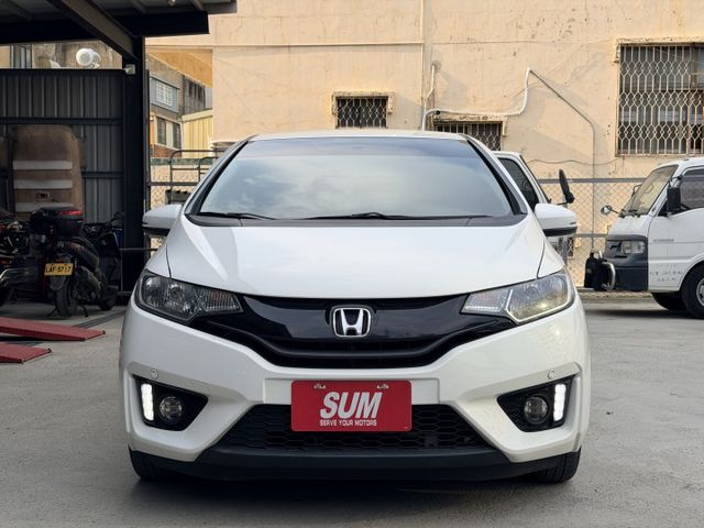 想找一台省油耐用、空間靈活的熱門小車？｜車身小巧好停車～後座變化超實用～通勤代步超輕鬆～恆溫空調＋定速巡航＋倒車雷達  第2張相片