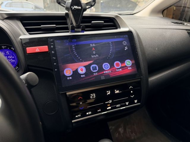 想找一台省油耐用、空間靈活的熱門小車？｜車身小巧好停車～後座變化超實用～通勤代步超輕鬆～恆溫空調＋定速巡航＋倒車雷達  第10張相片