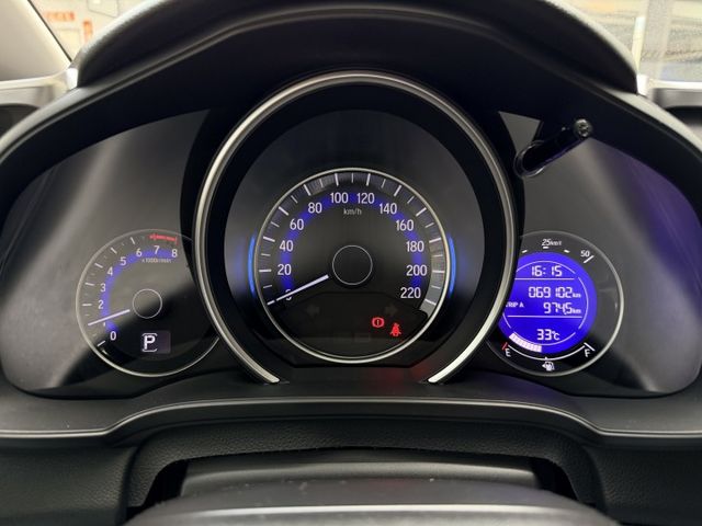 想找一台省油耐用、空間靈活的熱門小車？｜車身小巧好停車～後座變化超實用～通勤代步超輕鬆～恆溫空調＋定速巡航＋倒車雷達  第12張相片