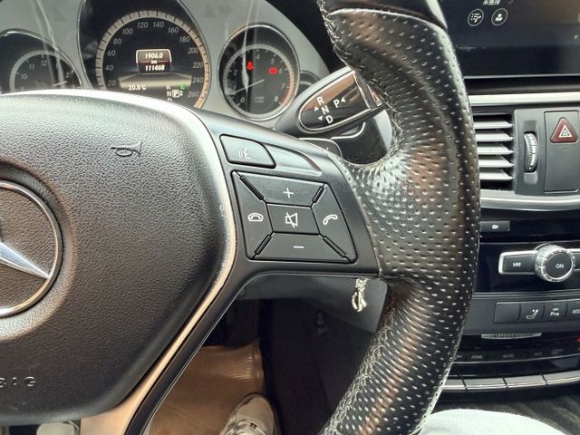 想找一台沉穩大器、豪華質感在線的德系房車？｜行路穩定舒適～隔音細膩有層次～商務通勤都體面～經典三芒星風範  第16張相片