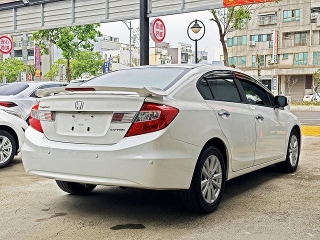 想找一台耐用省油、操控穩定的經典日系房車？｜1.8 動力順順開～底盤扎實好上手～空間實用、通勤長途都合適～經典不敗款  第9張相片