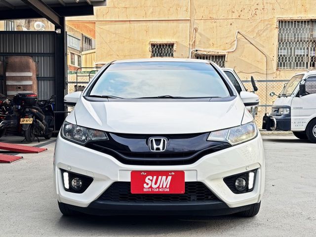 想找一台省油耐用、空間靈活的熱門小車？｜車身小巧好停車～後座變化超實用～通勤代步超輕鬆～恆溫空調＋定速巡航＋倒車雷達  第7張相片