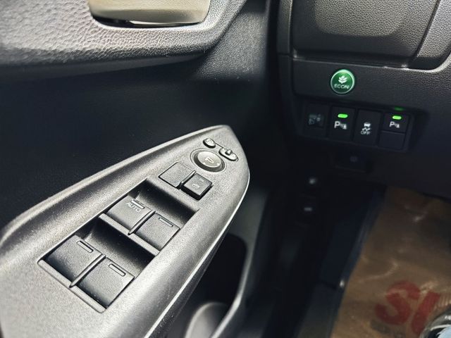 想找一台省油耐用、空間靈活的熱門小車？｜車身小巧好停車～後座變化超實用～通勤代步超輕鬆～恆溫空調＋定速巡航＋倒車雷達  第17張相片