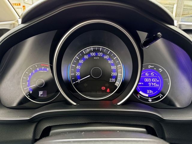 想找一台省油耐用、空間靈活的熱門小車？｜車身小巧好停車～後座變化超實用～通勤代步超輕鬆～恆溫空調＋定速巡航＋倒車雷達  第18張相片