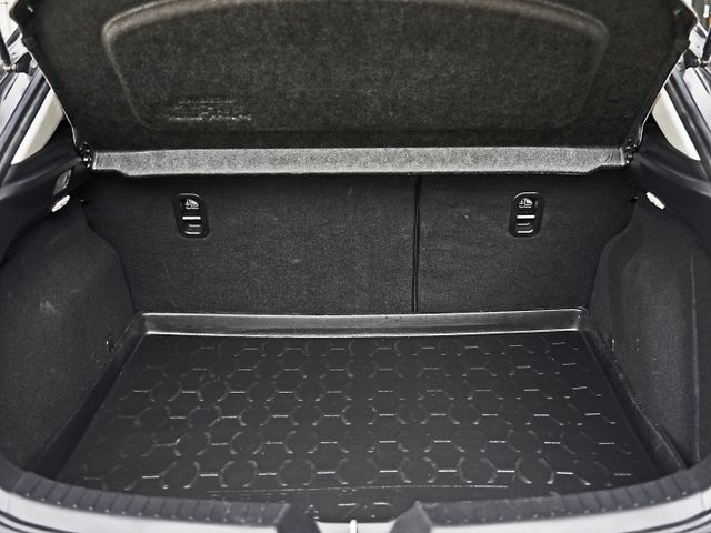 想找一台性能操控兼具的好車?｜2.0尊榮進化版~認證車原鈑件~LED頭燈+專用安卓機+自動上掀式抬頭顯示~快來電預約~  第13張相片