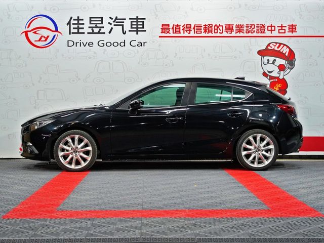 想找一台五門黑馬3?｜罕見黑馬頂級型~認證車原鈑件~盲點偵測+iKey+都會煞車輔助+自動上掀式抬頭顯示~快來電預約~  第4張相片