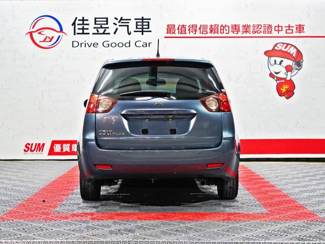 想找一台省油好養、空間靈活的實用小車？｜五門掀背好載物～後座可變化超好用～市區好停車～代步通勤超輕鬆~歡迎預約賞車~  第4張相片