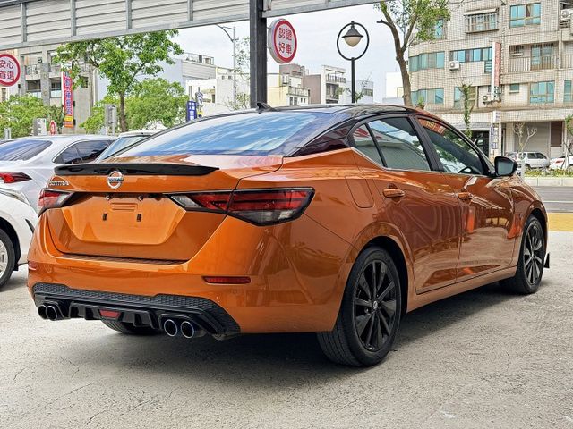 想找一台安全滿滿、科技到位又好開的質感房車？｜駕馭穩定舒適～空間實用、通勤長途都輕鬆～ACC 跟車＋盲點偵測＋CarPl  第9張相片