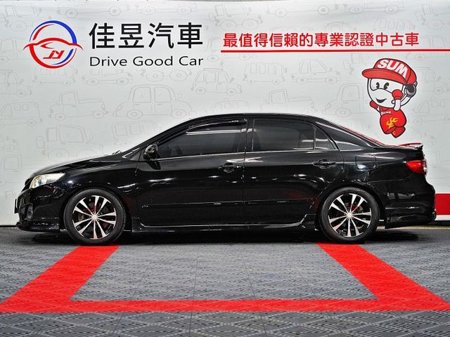 想找一台外型升級更帥、耐用又好養的經典房車？｜外觀小改更有型～視覺更年輕動感～通勤代步依舊穩定可靠～耐看又實用  第3張相片