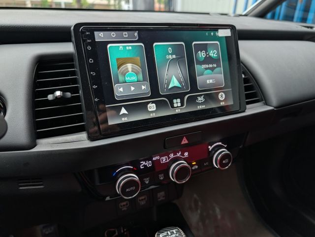 想找一台省油科技、配備滿滿的智慧小車？｜油電動力順暢安靜～小巧靈活又好停車～ACC 跟車＋盲點偵測＋CarPlay  第10張相片