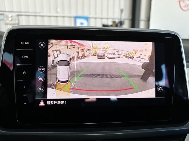 想找一台新款進口休旅嗎 2023年T-ROC外型動感操控穩定 空間實用配備齊全 都會代步首選 歡迎預約賞車  第7張相片