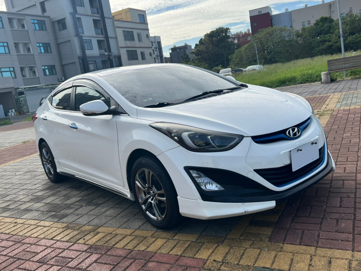 2015年ELANTRA 1.8 EX版  第4張相片