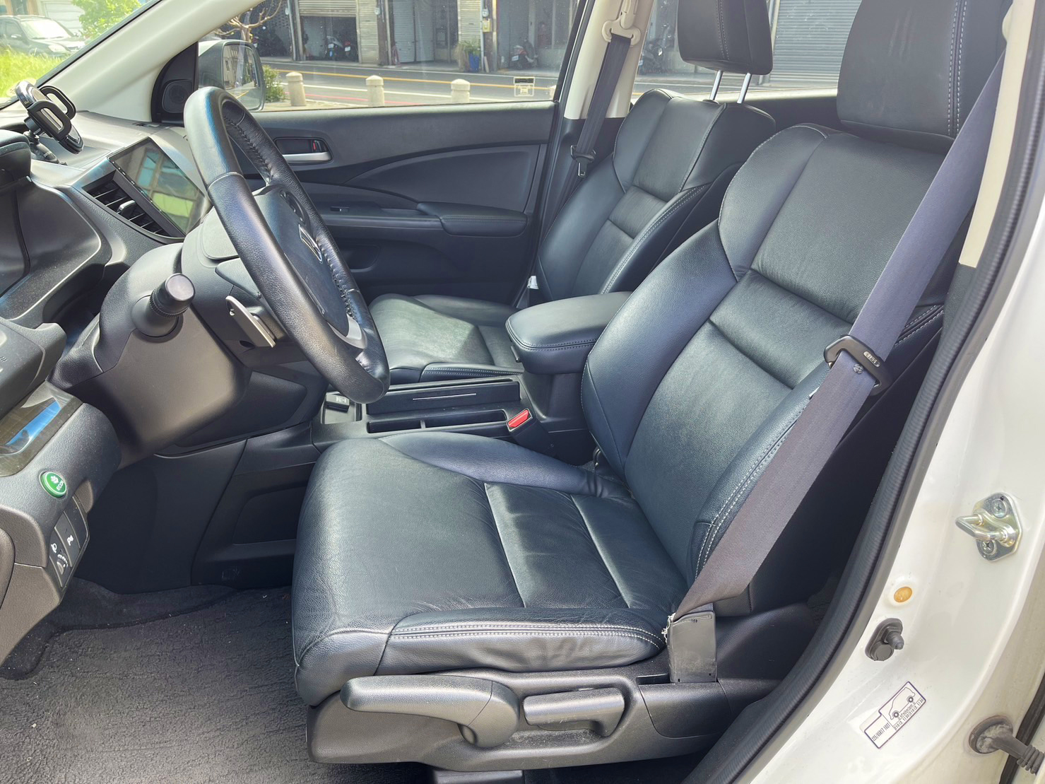 2015年CRV 2.4 VTI影音特式版  第13張相片