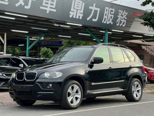 3.0自然進氣 四輪驅動 HID頭燈 雙前電動椅 免鑰匙啟動 胎壓監控 里程數不高12萬  第1張相片