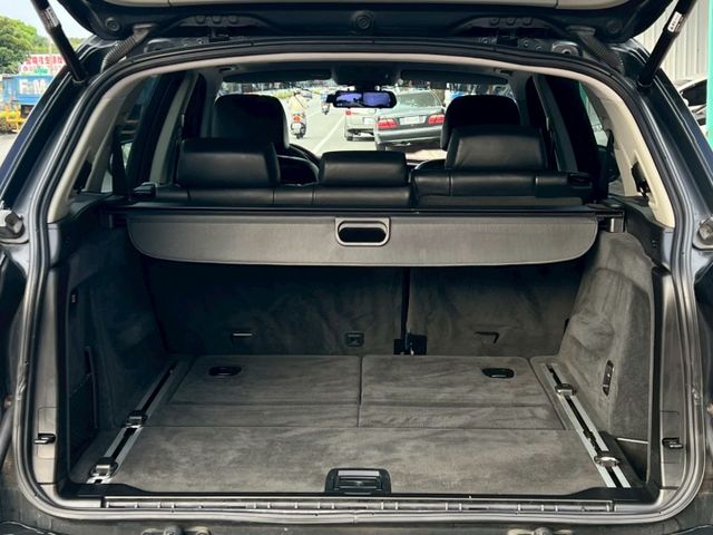 3.0自然進氣 四輪驅動 HID頭燈 雙前電動椅 免鑰匙啟動 胎壓監控 里程數不高12萬  第7張相片